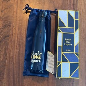 Teach Love Inspire Teacher 17oz Water Bottle Teacher Gift New in Box  Onebttl